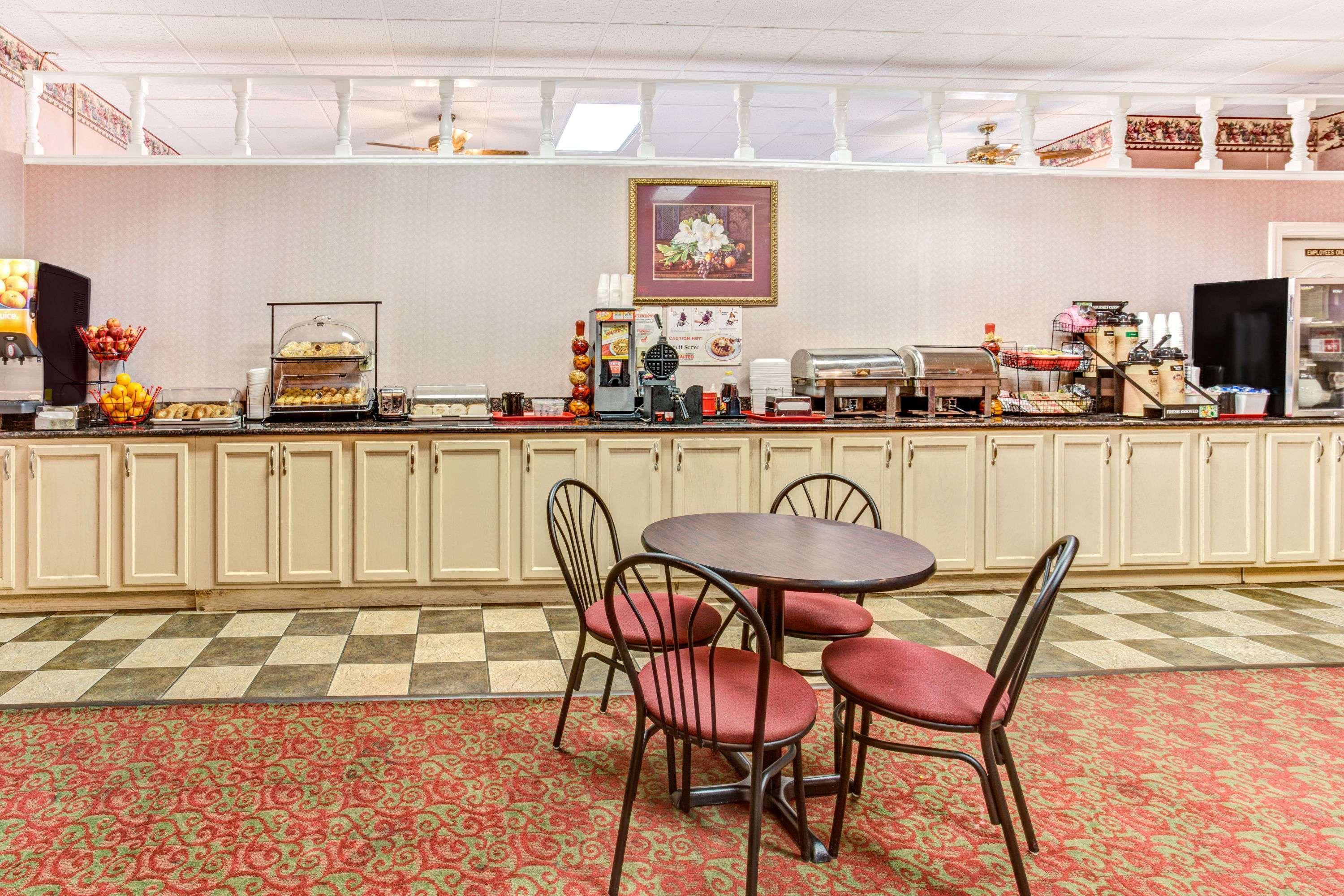 Ramada By Wyndham Мерфрисборо Экстерьер фото